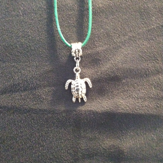 Turtle rope necklace